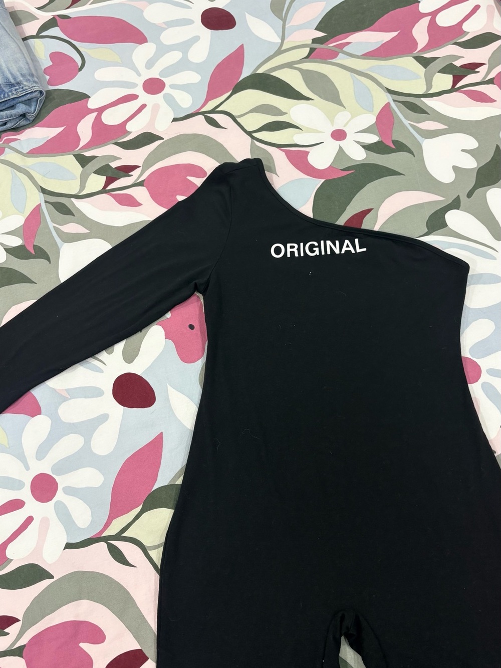 Original Black One-Shoulder Women’s Top